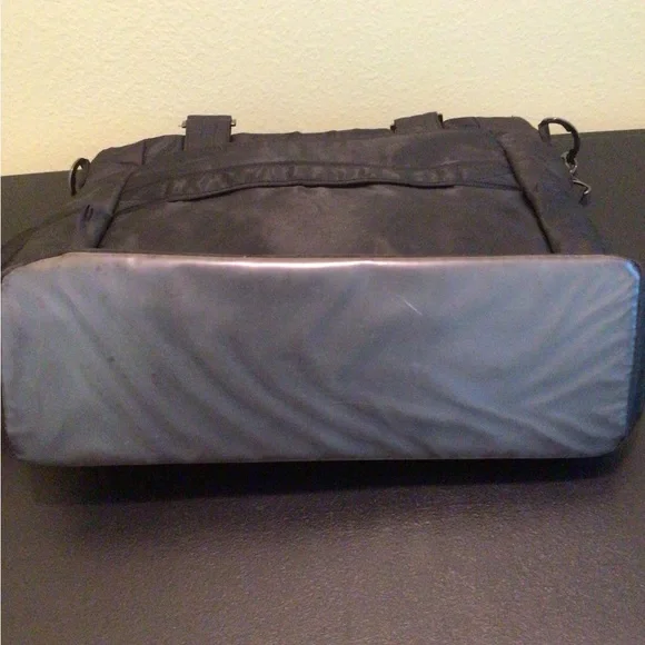 Lug Ace Tote - Picture 8 of 8